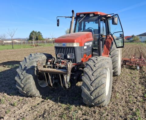 New Holland G 210