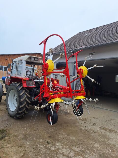 Pöttinger Kreiselheuer 447