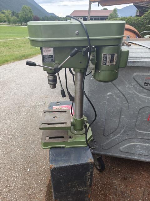 Tischbohrmaschine