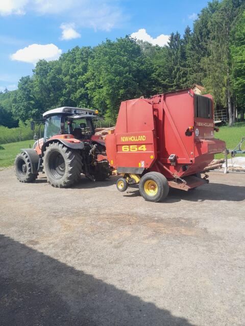 New Holland 654 Rundballenpresse