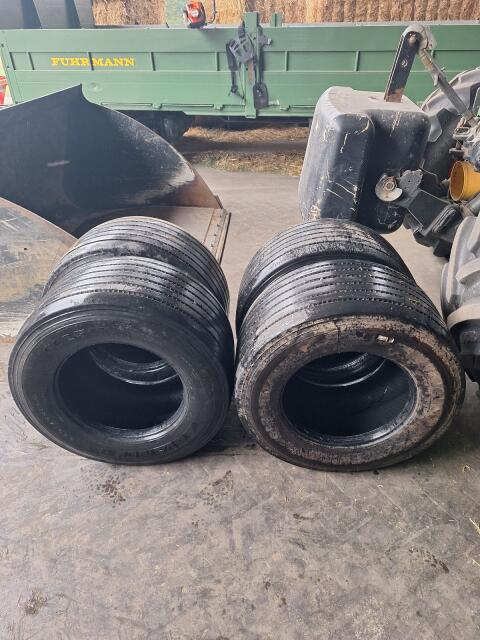 Reifen 445/45R19.5