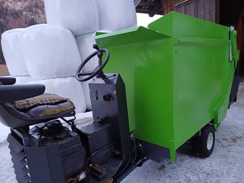 Grundfutter-Ausbringwagen (ähnlich Valmetal)