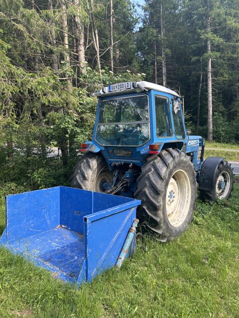 Ford 8210 (6A-10)