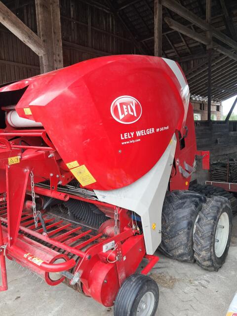 Rundballenpresse Lely Welger RP 245 Profi