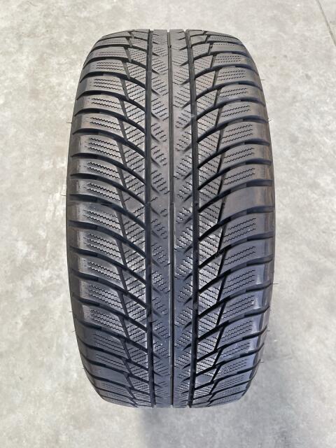 Winterreifen Bridgestone 225/50R17 Blizzak LM001