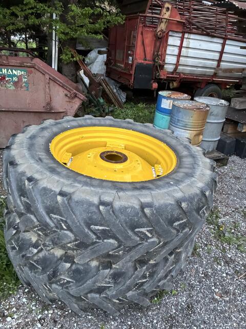 John Deere 38 Zoll Felgen mit Reifen
