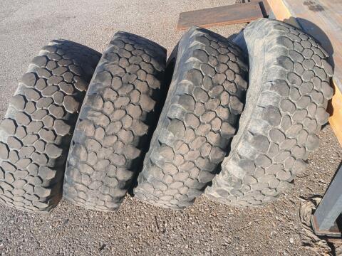 Reifen 335/80 R20