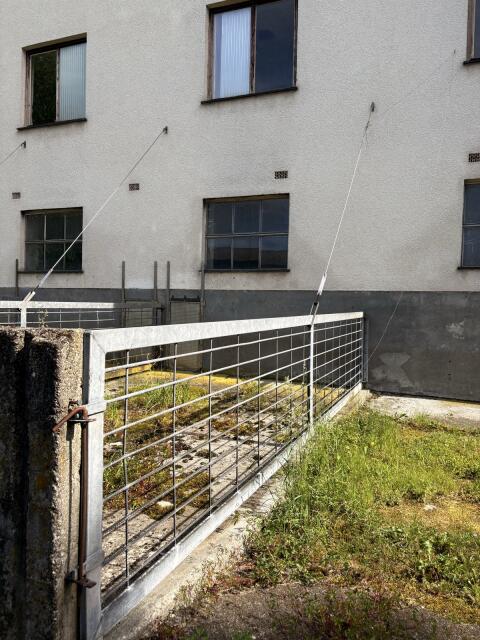 Auslaufgatter, Stallgatter, Stallabtrennung, Stallung