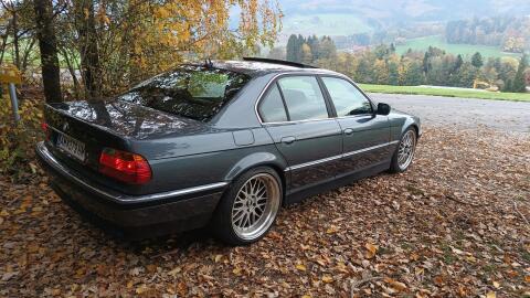 BMW E38 728i