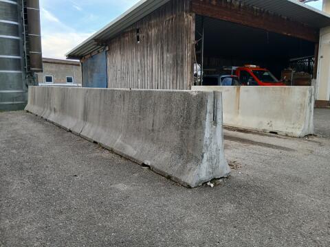 Betonleitwände 400 x 120 cm