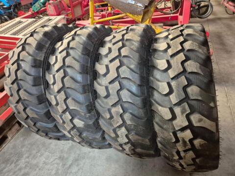 4 x Reifen 365/80R20, neu