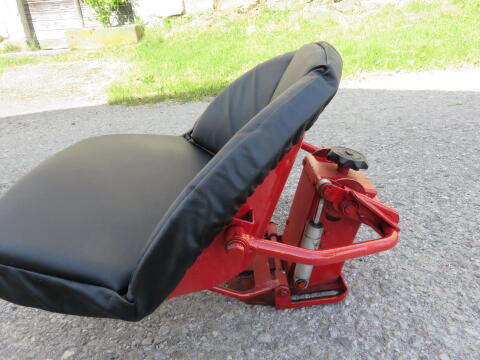 Sitz für Steyr 8055 Elastomat 600