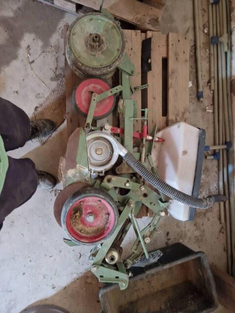 Planter Nodet 2