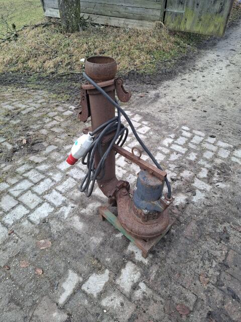 Tauchpumpe mit Schneidwerk