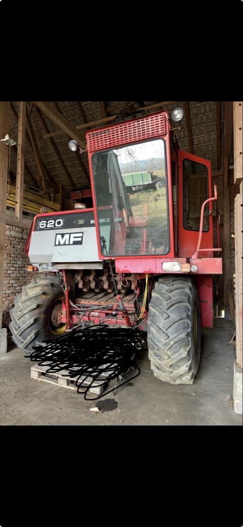 Mähdrescher MF 620