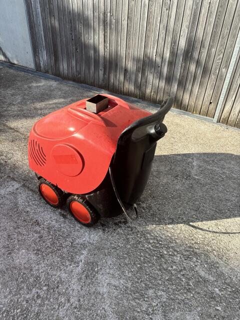 Heißwasserreiniger Lema Red Power 10/130 oder 14/160