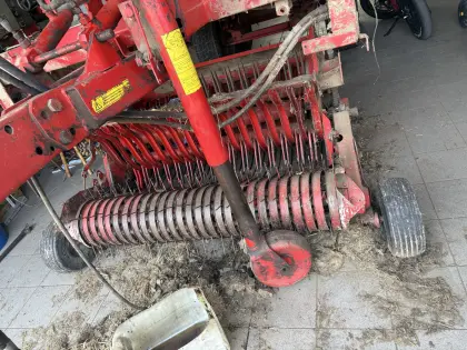 Pöttinger Ladeprofi 3 Pickup mit Schneidwerk