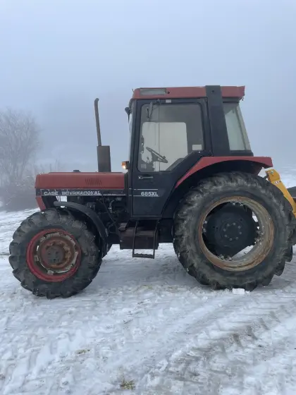 Case 685XL