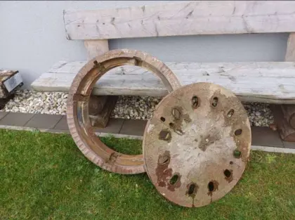 Kanaldeckel gelocht