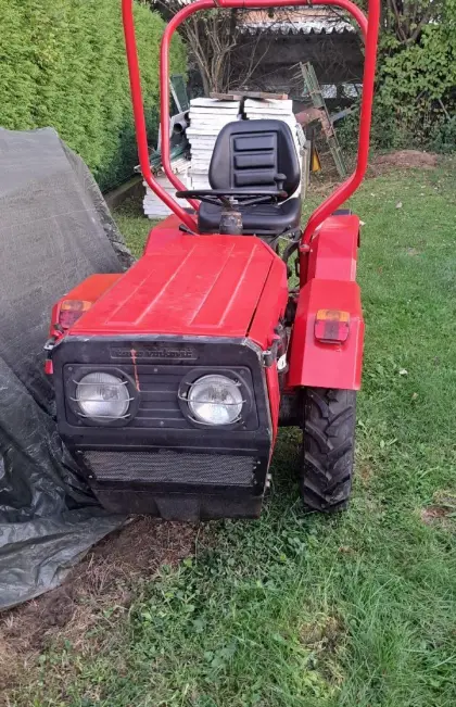 Knicklenker-Traktor Allrad Tomo Vinkovic Kopie Pasquali