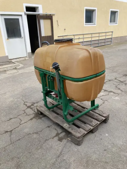 Fronttank