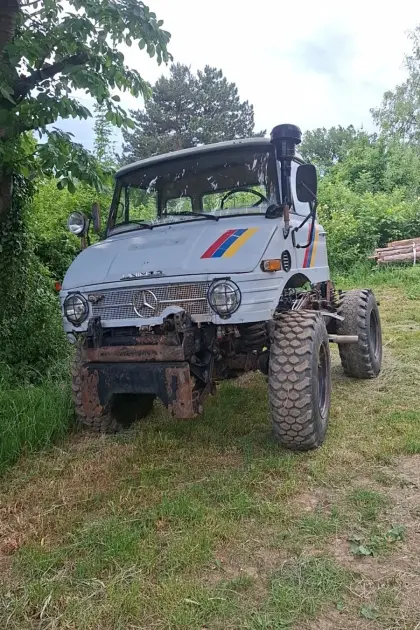 Mercedes Unimog 406
