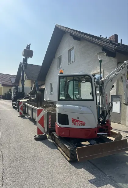 Takeuchi TB 325R