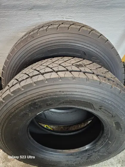 LKW-Reifen 305/70R19.5