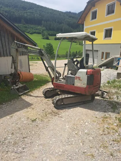 Takeuchi TB016
