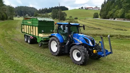 Silagetransport mit Ladewagen