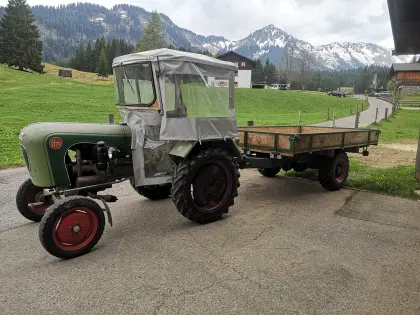 Oldtimer-Traktor Hatz H113