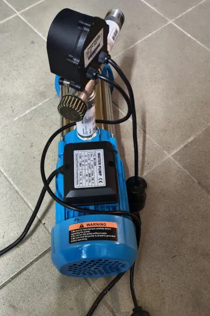 Wasserpumpe mit Ein- und Ausschalter