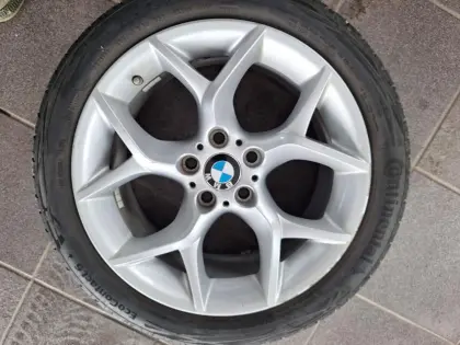 Alufelgen mit Sommerreifen
