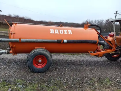 Suche eine Güllefass und einen Miststreuer
