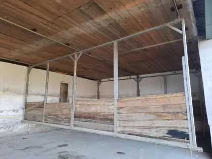 Bewegliche Trennwände Stall, Schiebetore