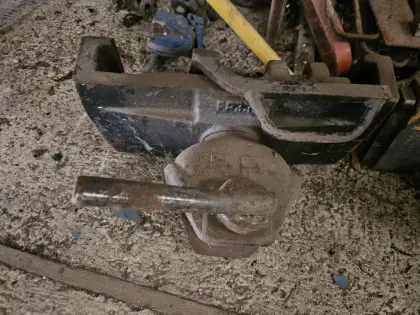 Anhängebock und Zugmaul für Valtra 6400