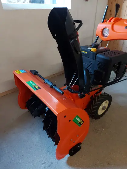 Benzinschneefräse von Gardenline mit el. Start, Schneeschild