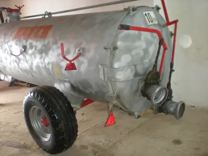 Güllefass 3.200 l und 2.200 l Bauer