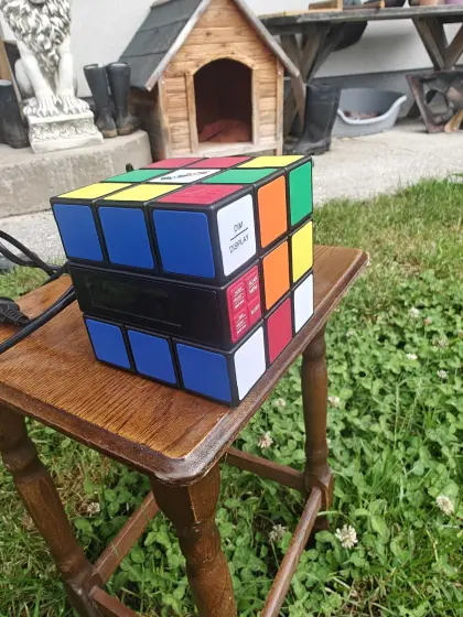 Retro Rubik Cube Radiowecker