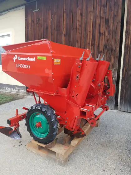 Kartoffelsetzmaschine, Kartoffellegemaschine Kverneland UN 3000