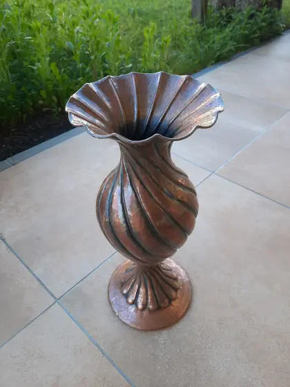 Kupferblumenvase