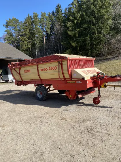 Verkaufe Krone Kurzschnitt-Ladewagen Turbo 2500