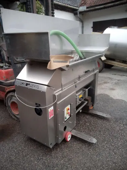 Rebler Abbeermaschine