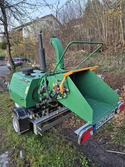 Holzhacker, Holzhäcksler mit Eigenmotor 50 PS Diesel