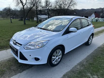 Ford Focus 1,6 Pickerl neu
