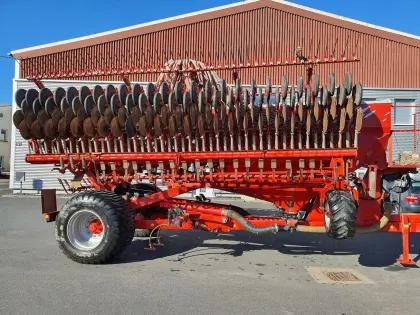 Kverneland DG II 12 m Drillmaschine