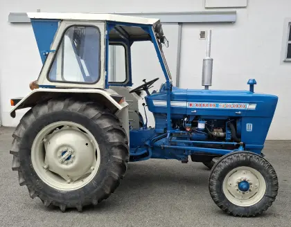 Ford 3000-8 Traktor
