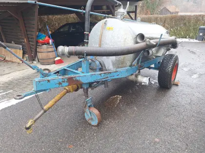 Güllefass 1.700 l Gülleknecht