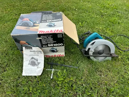 Makita Handkreissäge und Hobel SR1800