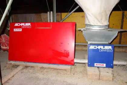 Schauer Schweinestallinventar, Trockenfütterung